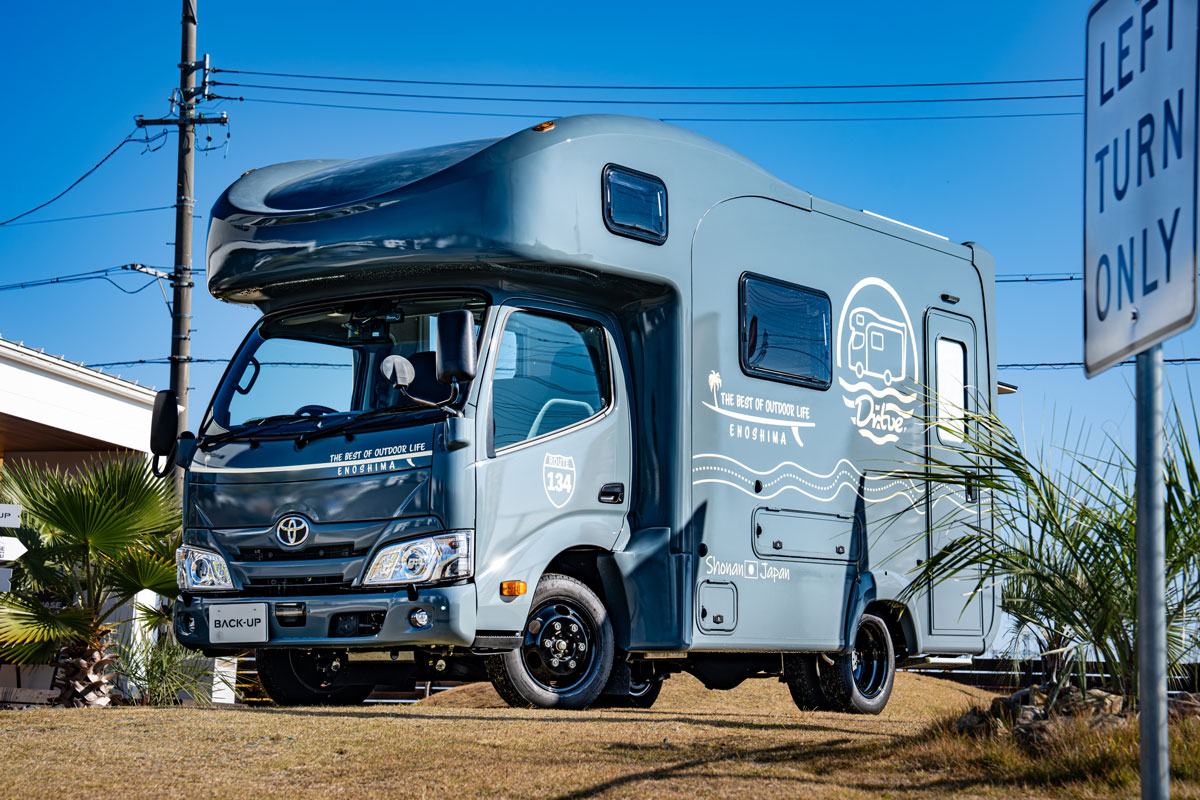 キャンピングカー　レンタル　レンタカー　ダイレクトカーズ　江の島